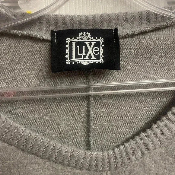 LUXE Boutique Poncho Oversized Soft Sweater Size Medium - Picture 3 of 4